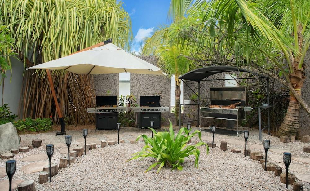 Avani Barbarons Seychelles Resort Grand Anse  Екстер'єр фото